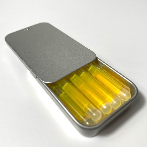 Mini glow sticks tin - x,